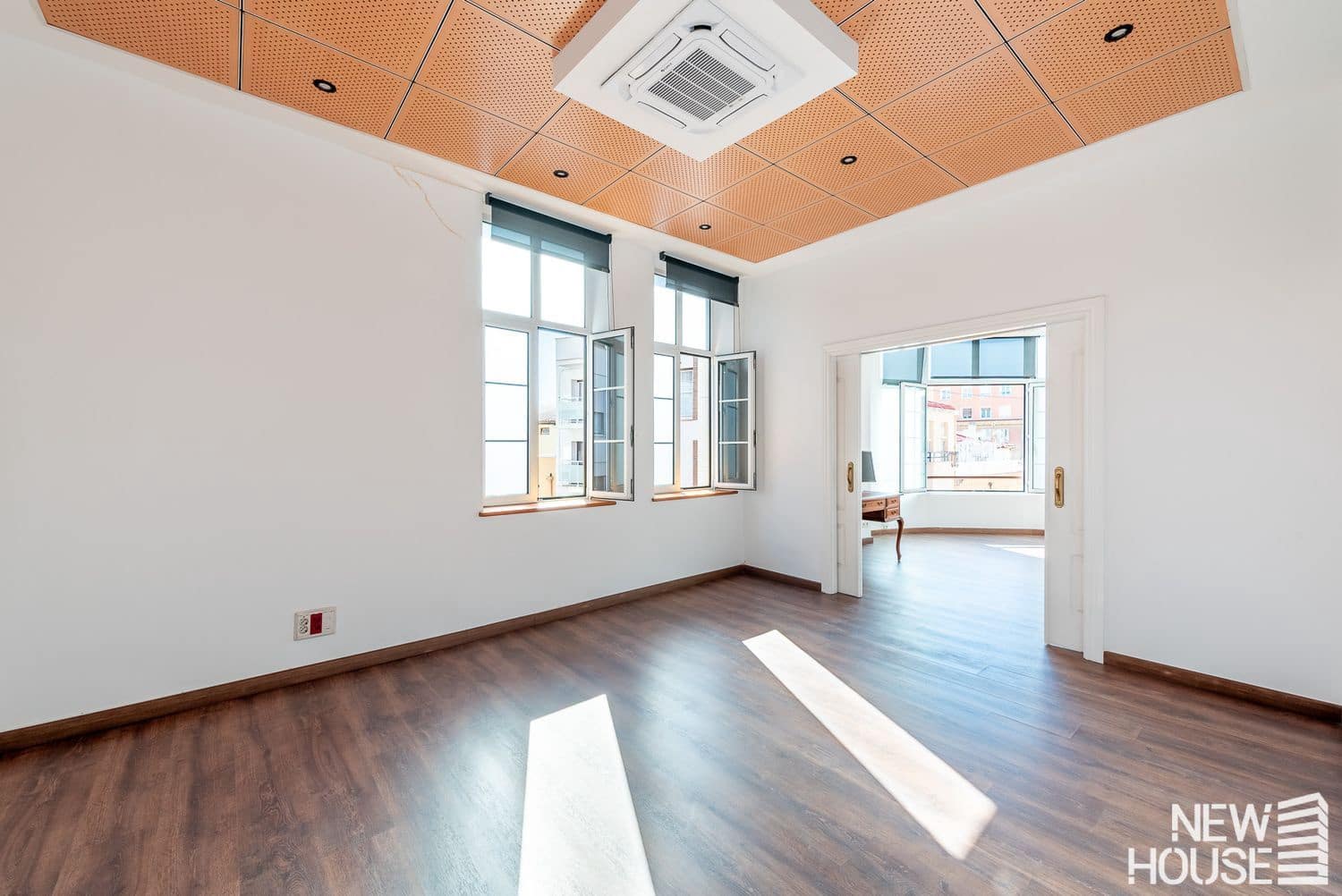 Appartement de 4 chambres à louer à Alicante ville avec garage - 2 000 € (Ref: 9669832)