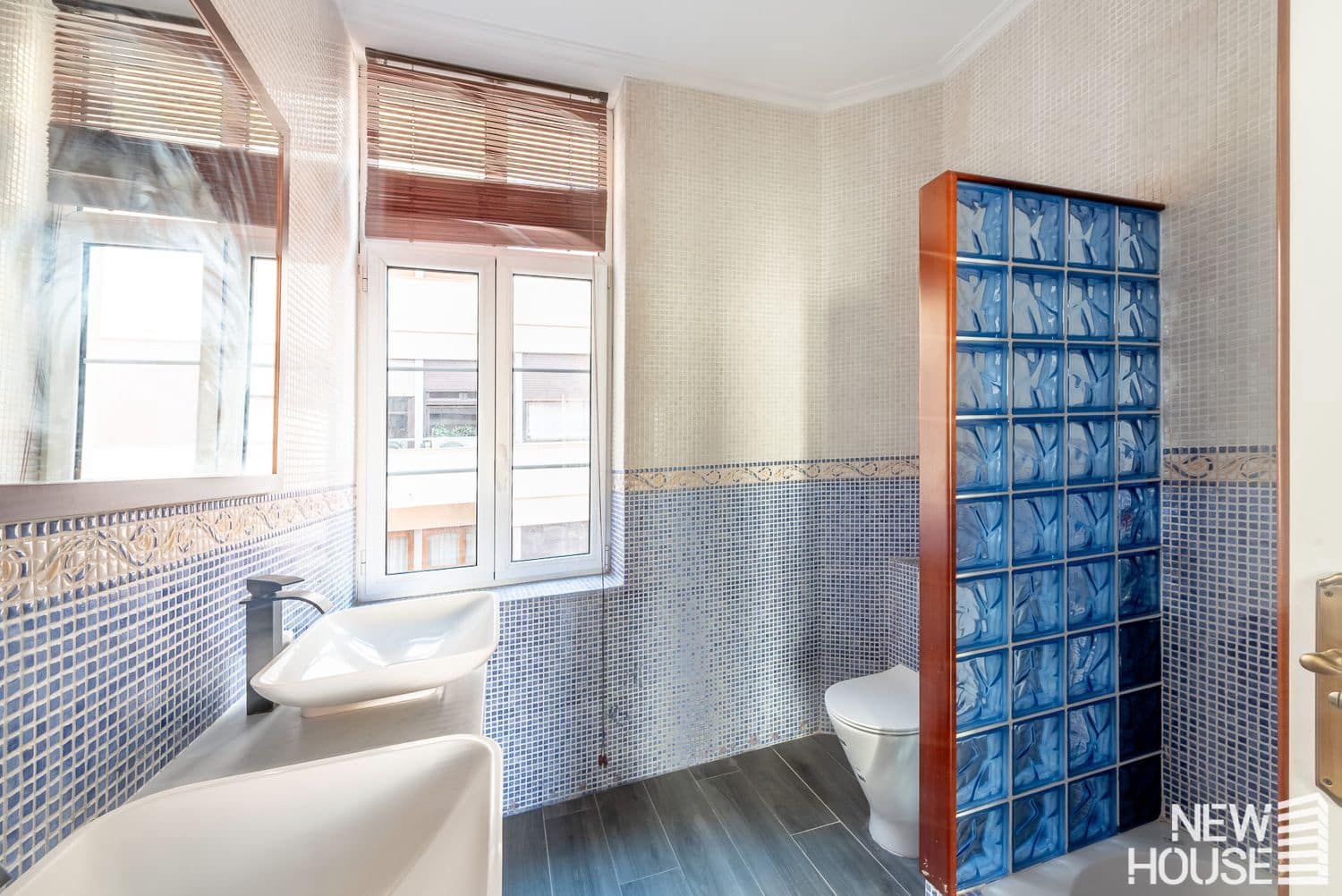 Appartement de 4 chambres à louer à Alicante ville avec garage - 2 000 € (Ref: 9669832)