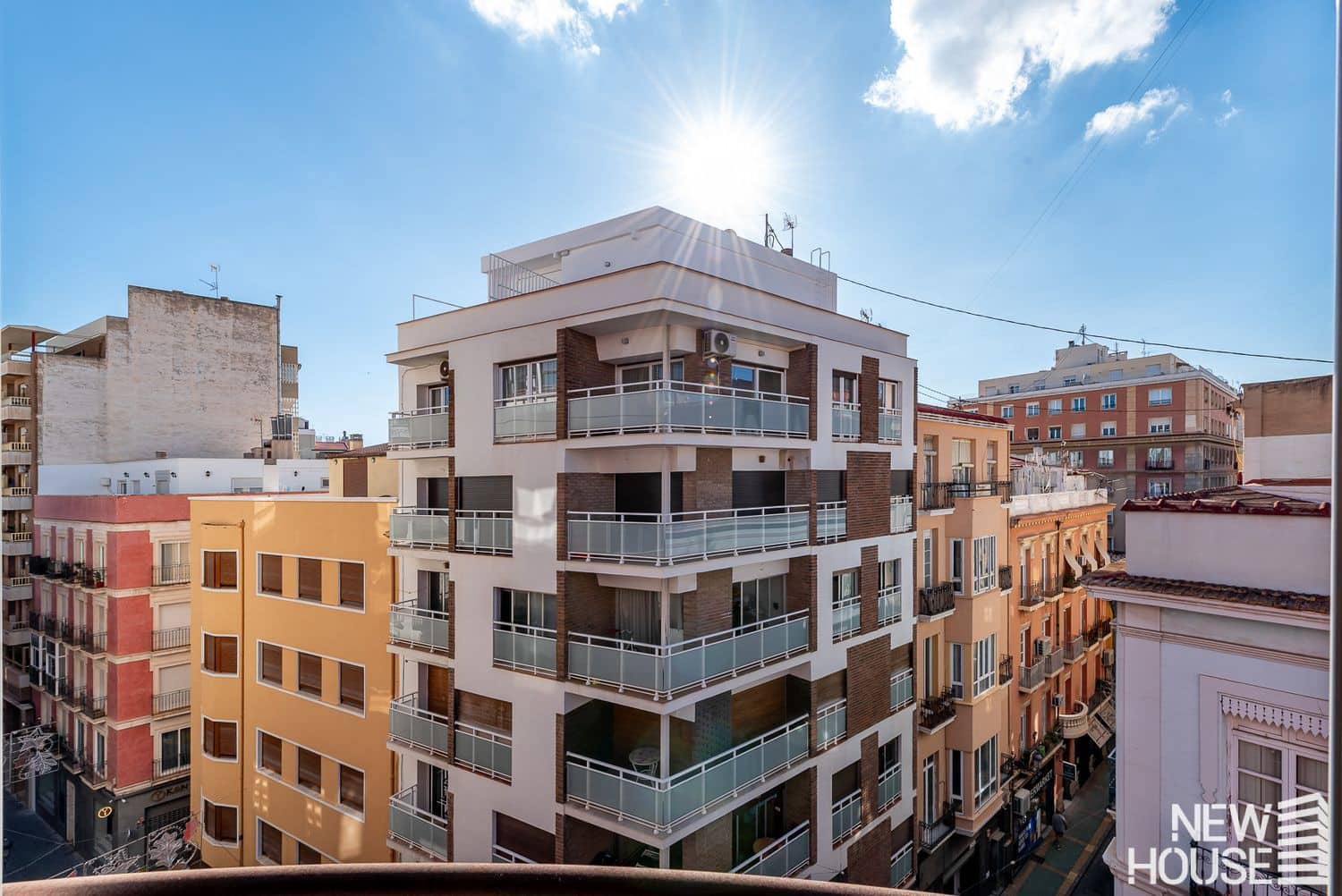 Appartement de 4 chambres à louer à Alicante ville avec garage - 2 000 € (Ref: 9669832)