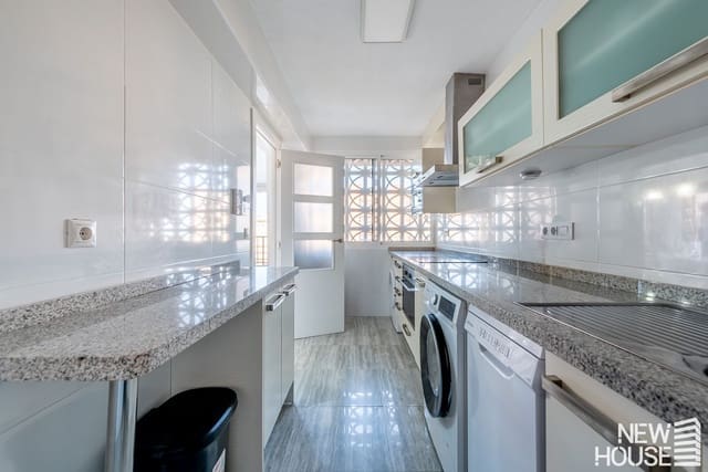 3 sypialnia Apartament na sprzedaż w Playa de San Juan, Miasto Alicante / Alacant z basenem garażem - 595 000 € (Ref: 9669834)