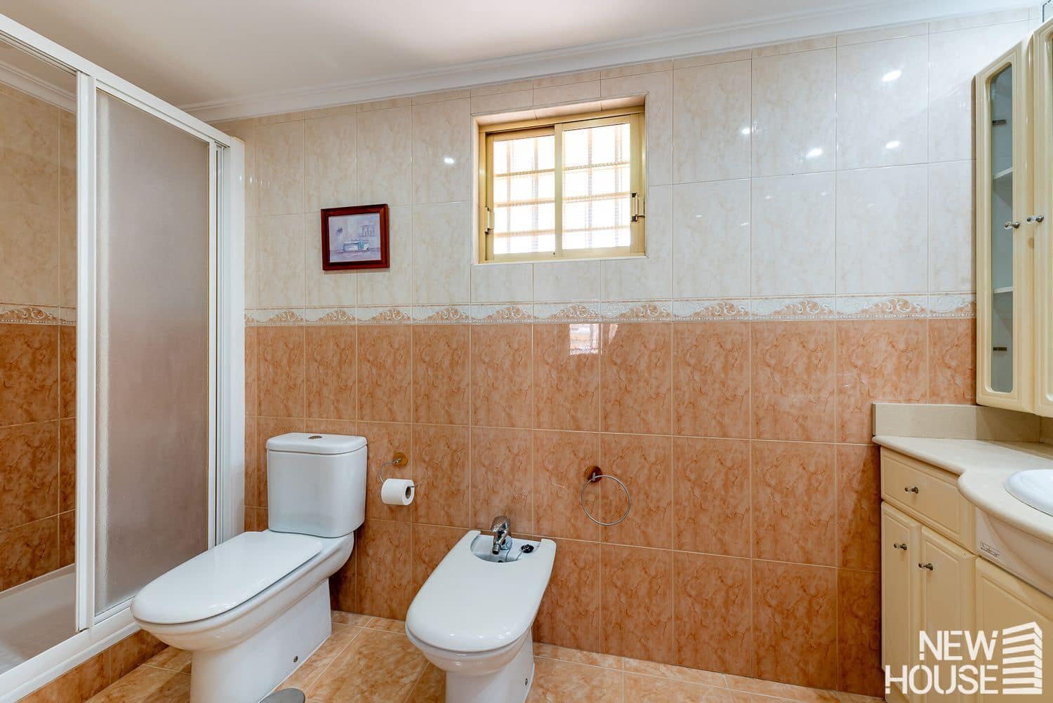 3 sypialnia Apartament na sprzedaż w Playa de San Juan z basenem garażem - 595 000 € (Ref: 9669834)