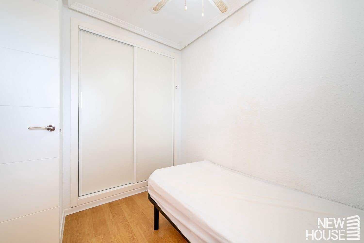 3 sypialnia Apartament na sprzedaż w Playa de San Juan z basenem garażem - 595 000 € (Ref: 9669834)