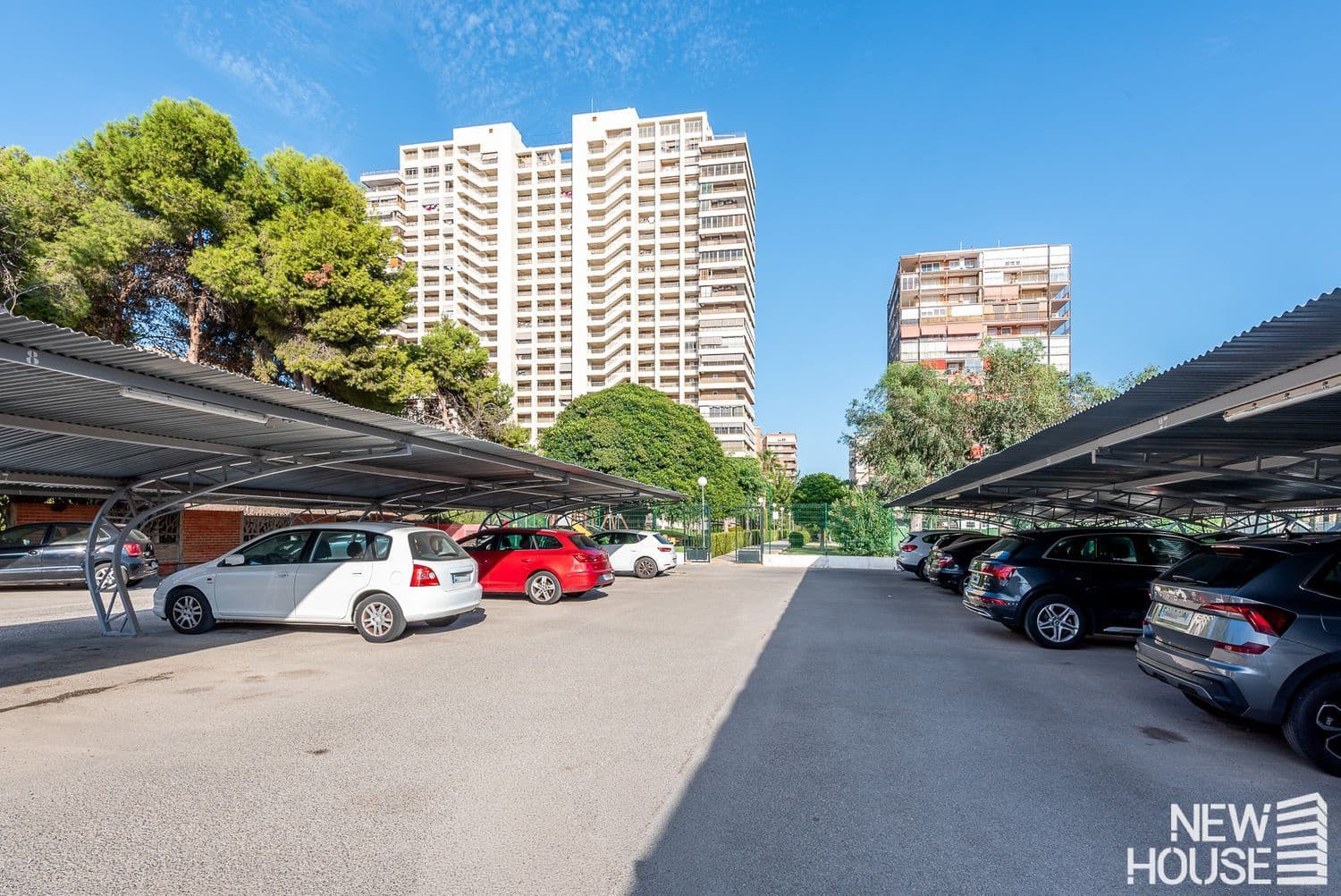 3 sypialnia Apartament na sprzedaż w Playa de San Juan z basenem garażem - 595 000 € (Ref: 9669834)