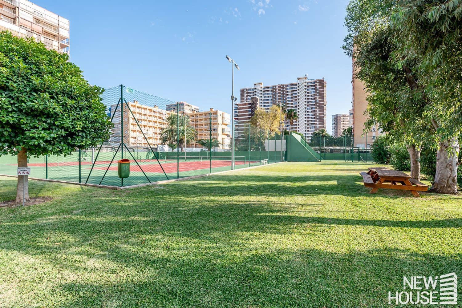 3 sypialnia Apartament na sprzedaż w Playa de San Juan z basenem garażem - 595 000 € (Ref: 9669834)