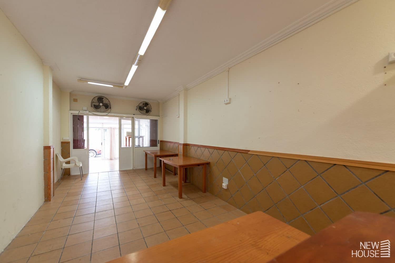 Gewerbe zu verkaufen in Cabo de las Huertas - 90.000 € (Ref: 9669835)