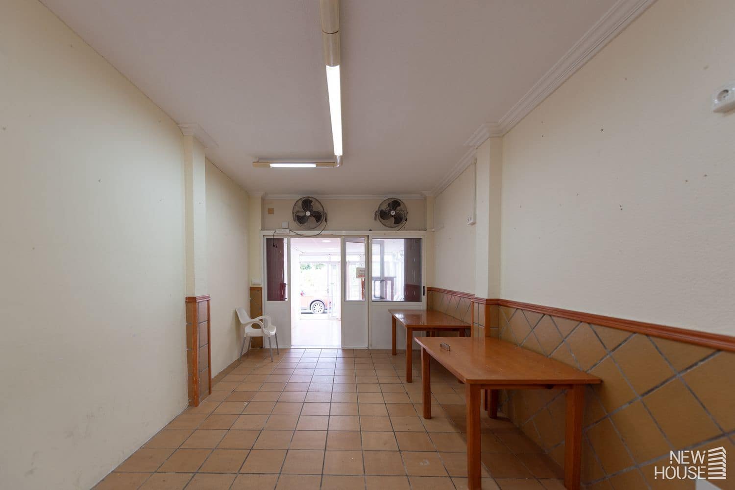 Gewerbe zu verkaufen in Cabo de las Huertas - 90.000 € (Ref: 9669835)