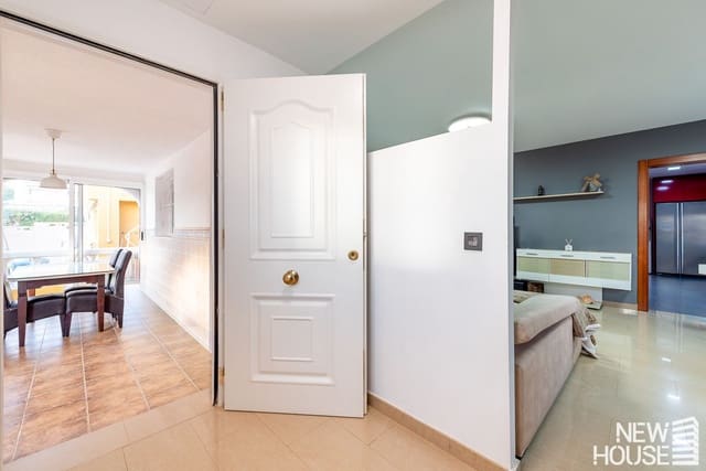 3 sypialnia Willa na sprzedaż w San Vicente / Sant Vicent del Raspeig z basenem garażem - 440 000 € (Ref: 9684126)