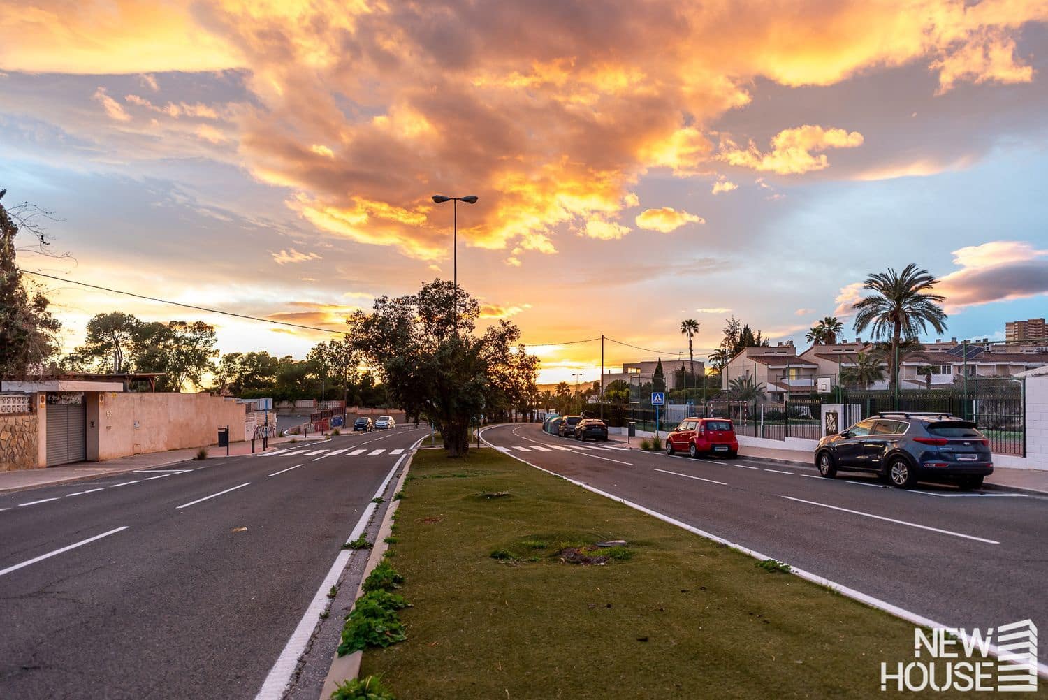 Villa for sale in Cabo de las Huertas with garage - € 2,000,000 (Ref: 9684130)