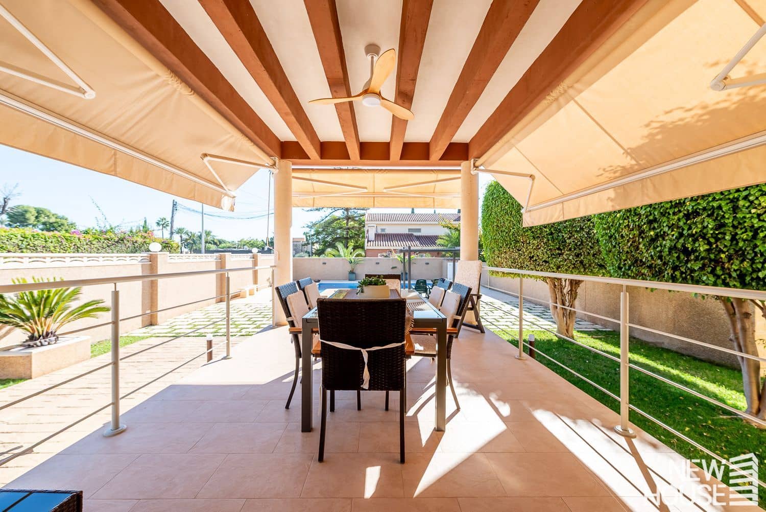 4 bedroom Villa for sale in San Juan de Alicante / Sant Joan d'Alacant with pool garage - € 1,095,000 (Ref: 9684131)