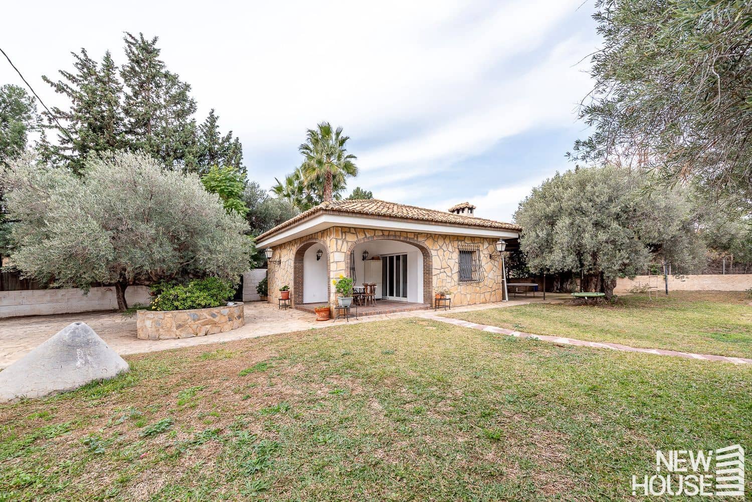 5 bedroom Villa for sale in Muchamiel / Mutxamel with pool garage - € 600,000 (Ref: 9684132)