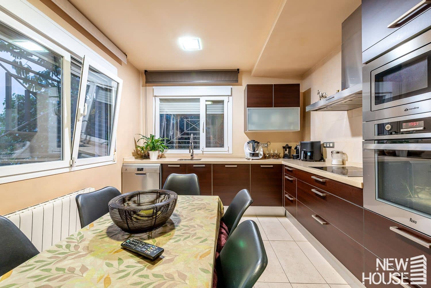 Chalet de 4 habitaciones en San Juan de Alicante / Sant Joan d'Alacant en venta con piscina garaje - 995.000 € (Ref: 9684133)