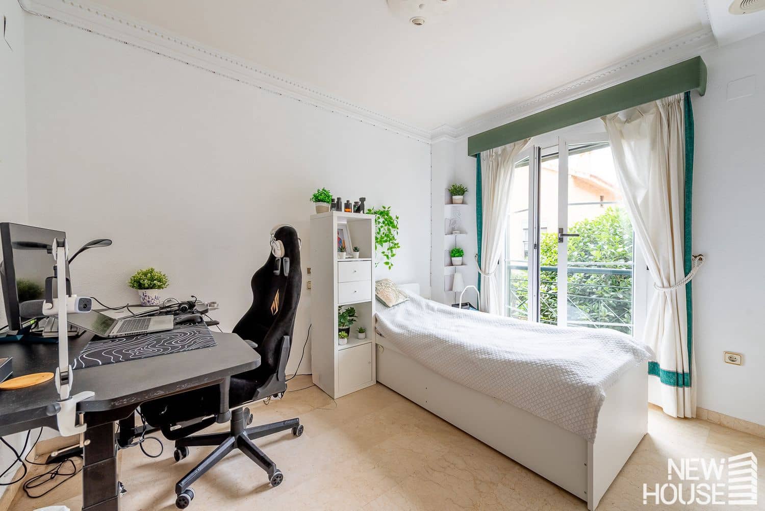 5 slaapkamer Villa te koop in Cabo de las Huertas met garage - € 990.000 (Ref: 9694732)