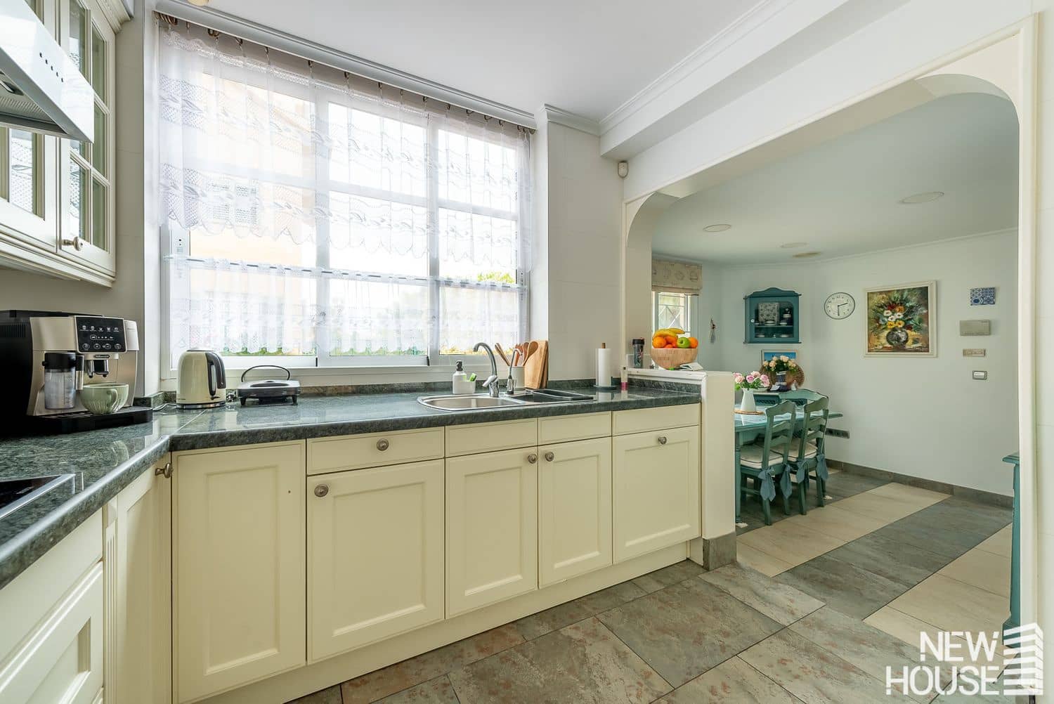 5 slaapkamer Villa te koop in Cabo de las Huertas met garage - € 990.000 (Ref: 9694732)