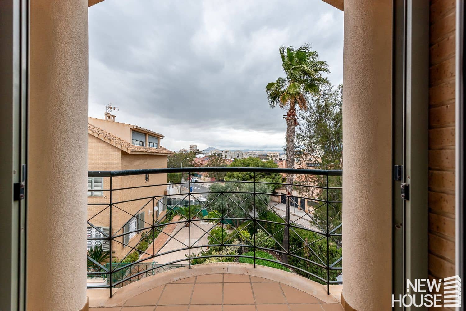 5 slaapkamer Villa te koop in Cabo de las Huertas met garage - € 990.000 (Ref: 9694732)