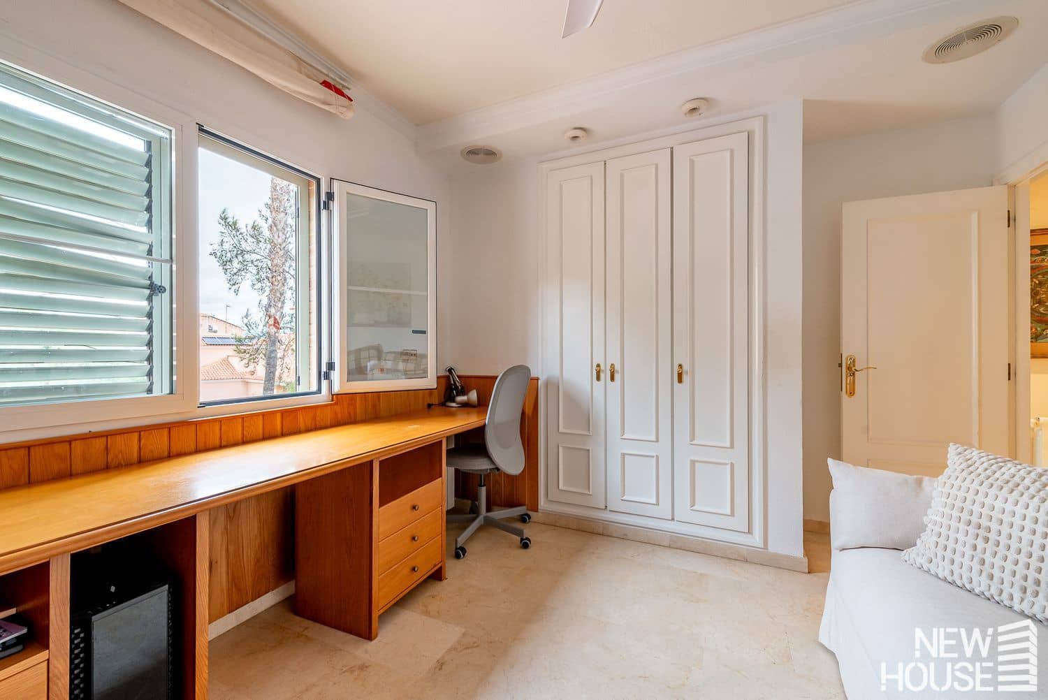 5 slaapkamer Villa te koop in Cabo de las Huertas met garage - € 990.000 (Ref: 9694732)