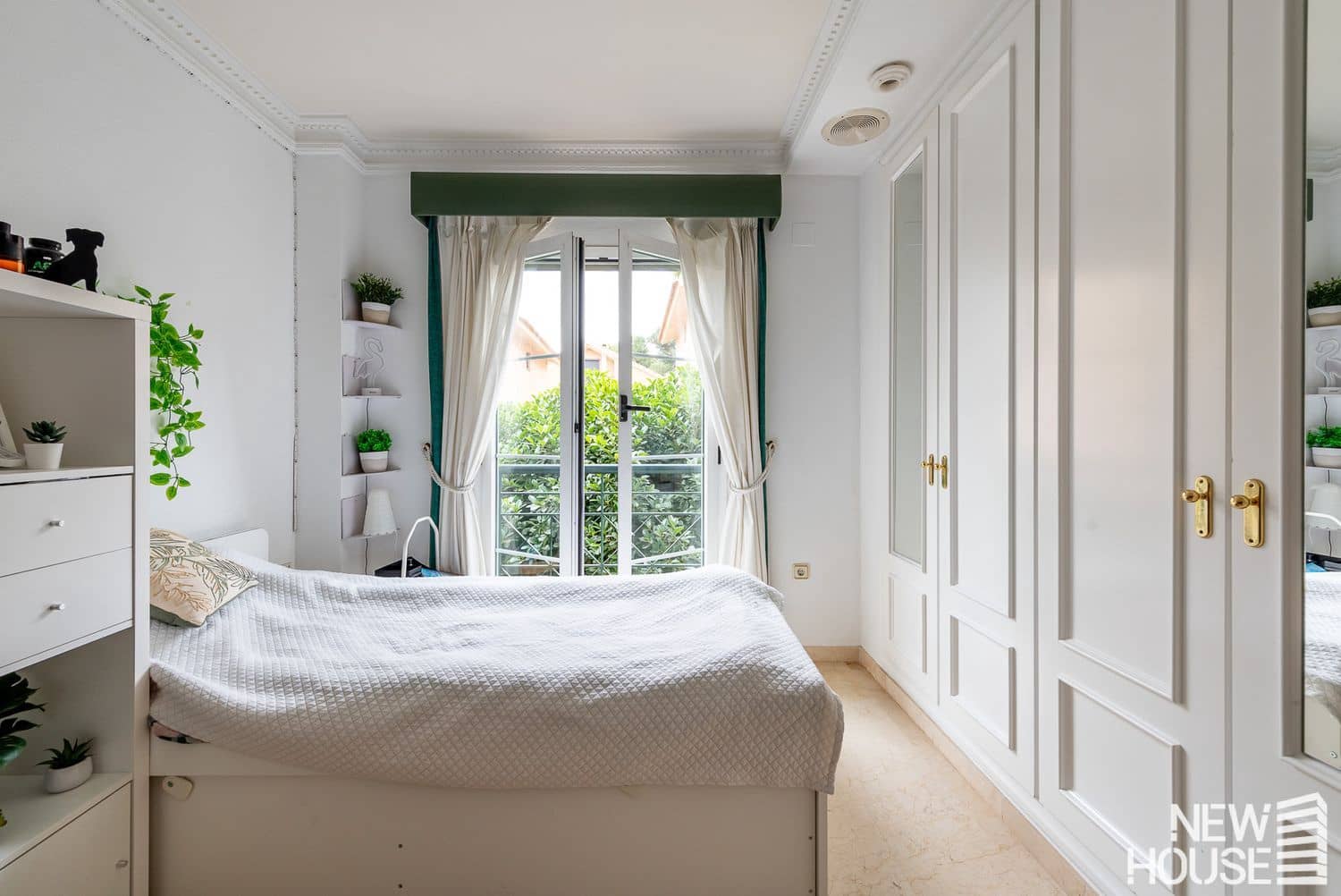 5 slaapkamer Villa te koop in Cabo de las Huertas met garage - € 990.000 (Ref: 9694732)