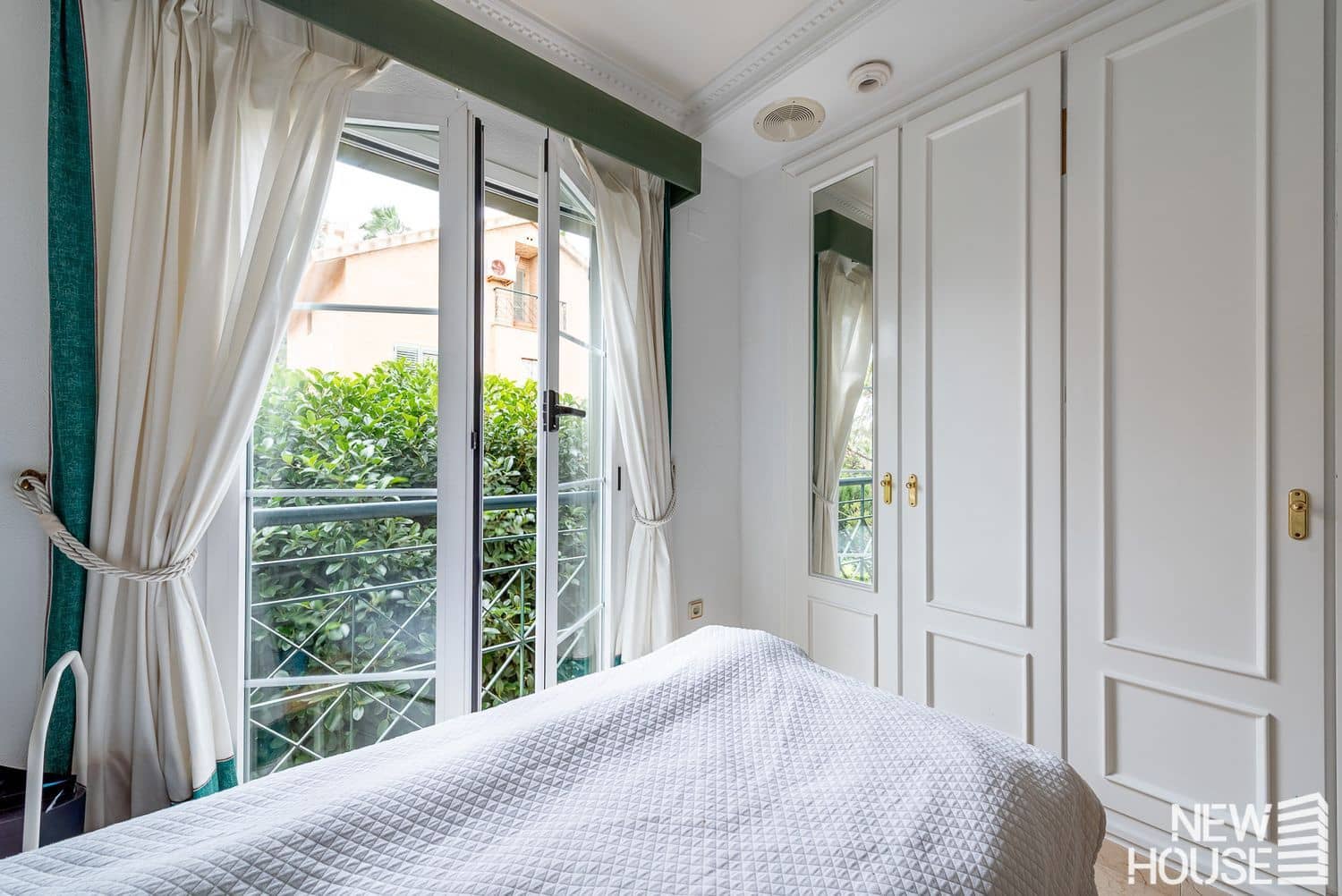 5 slaapkamer Villa te koop in Cabo de las Huertas met garage - € 990.000 (Ref: 9694732)