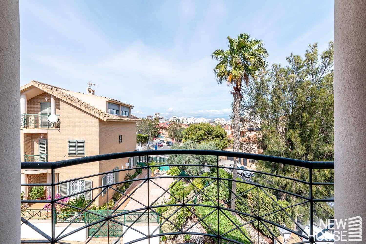5 bedroom Villa for sale in Cabo de las Huertas with garage - € 990,000 (Ref: 9694732)