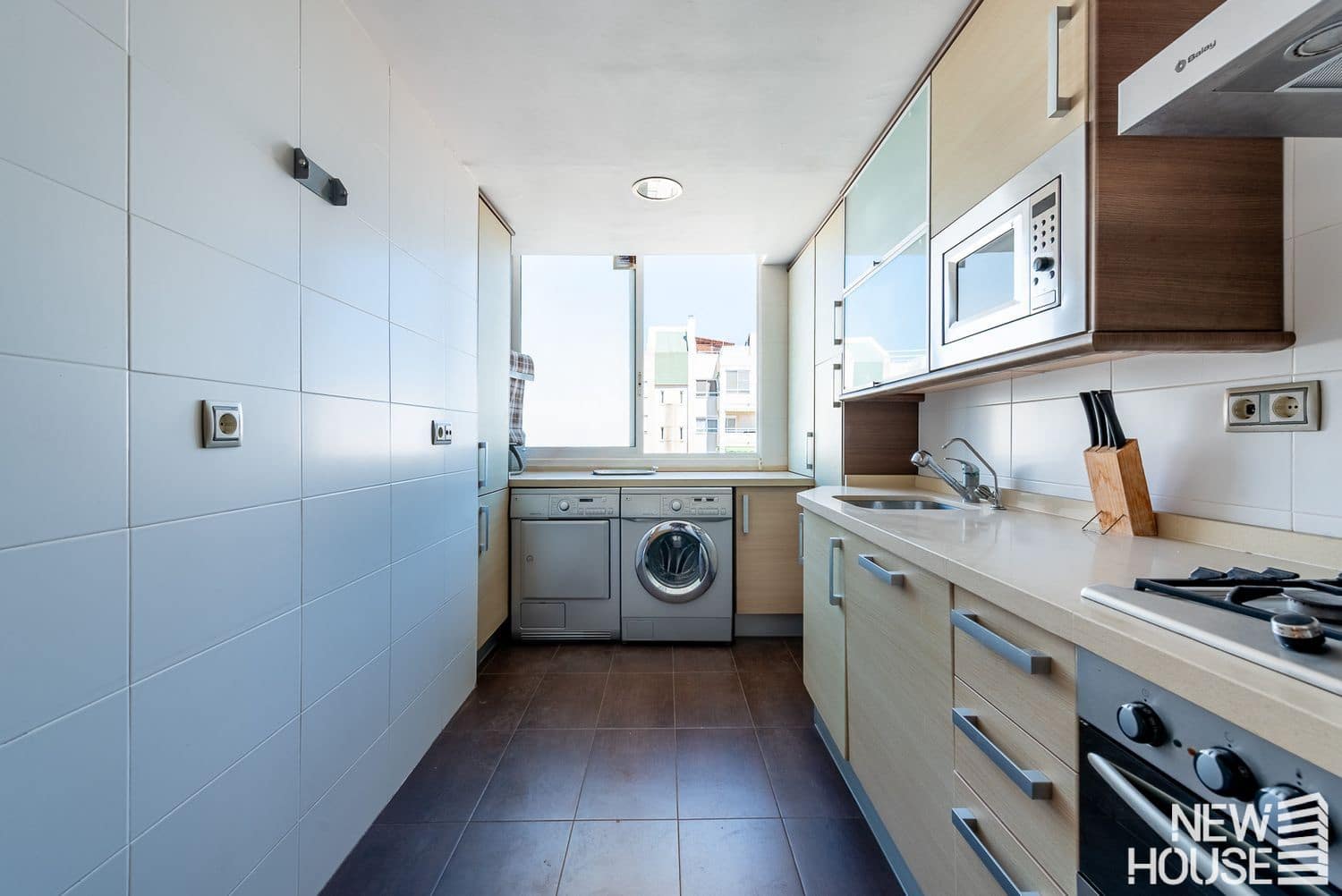 3 bedroom Apartment for sale in Playa de San Juan with pool garage - € 435,000 (Ref: 9731580)