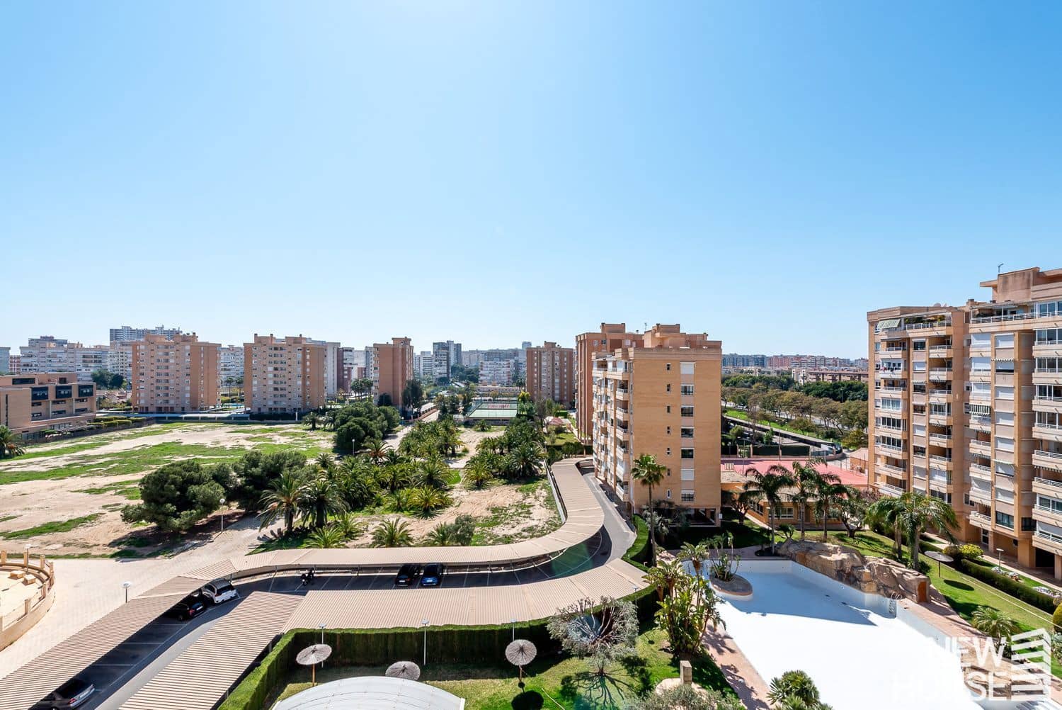 3 bedroom Apartment for sale in Playa de San Juan with pool garage - € 435,000 (Ref: 9731580)