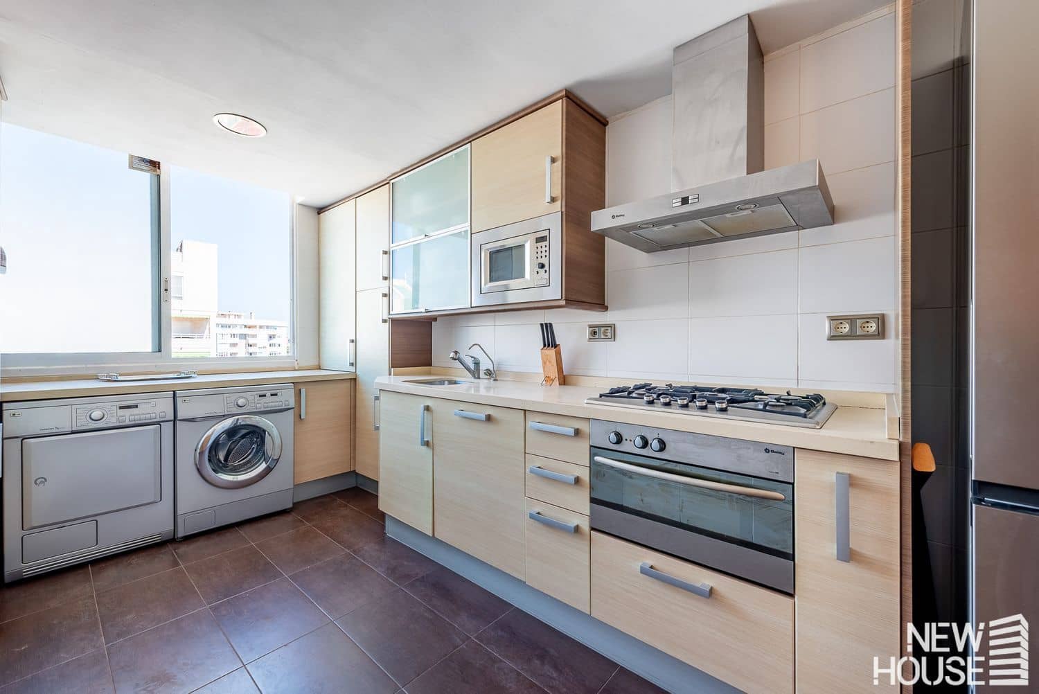 3 bedroom Apartment for sale in Playa de San Juan with pool garage - € 435,000 (Ref: 9731580)