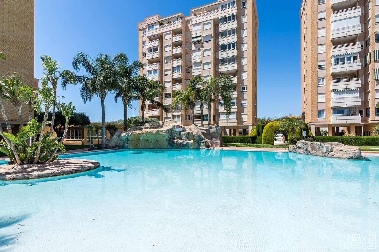 3 bedroom Apartment for sale in Playa de San Juan with pool garage - € 435,000 (Ref: 9731580)