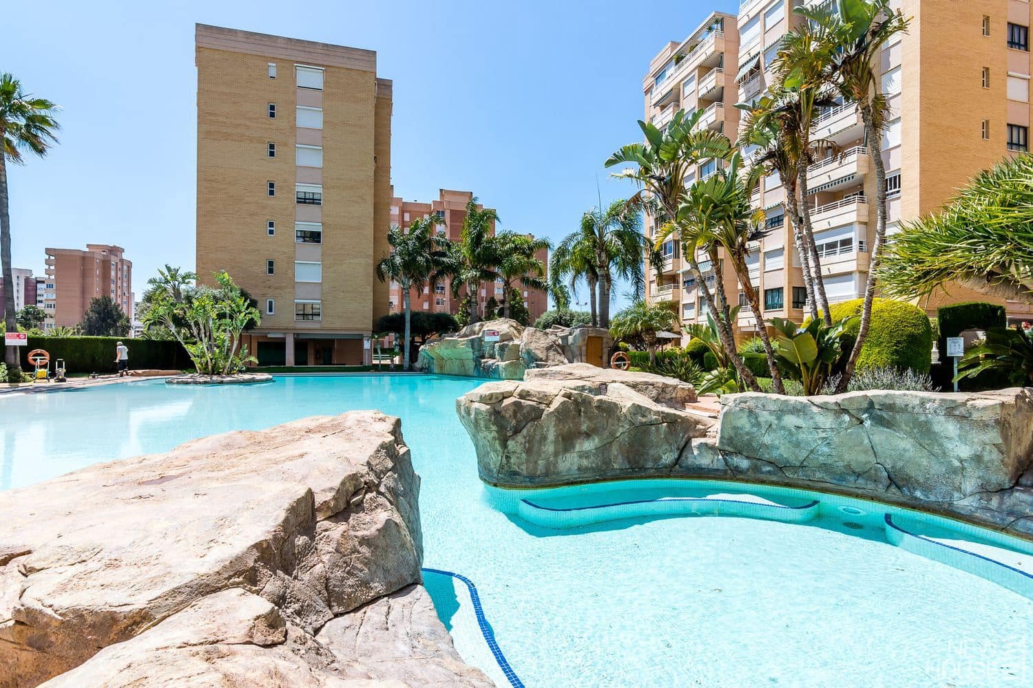 3 bedroom Apartment for sale in Playa de San Juan with pool garage - € 435,000 (Ref: 9731580)