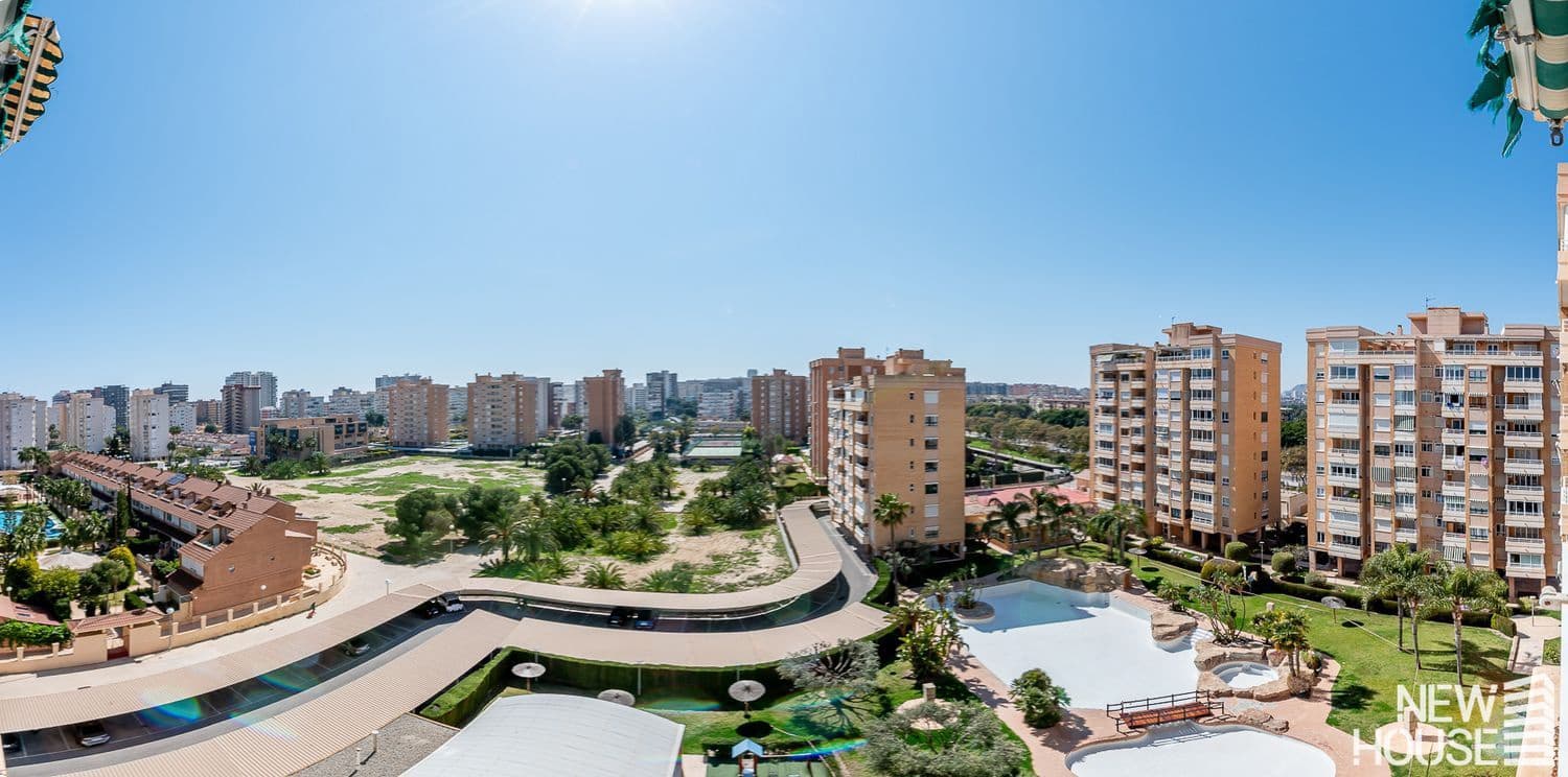 3 bedroom Apartment for sale in Playa de San Juan with pool garage - € 435,000 (Ref: 9731580)