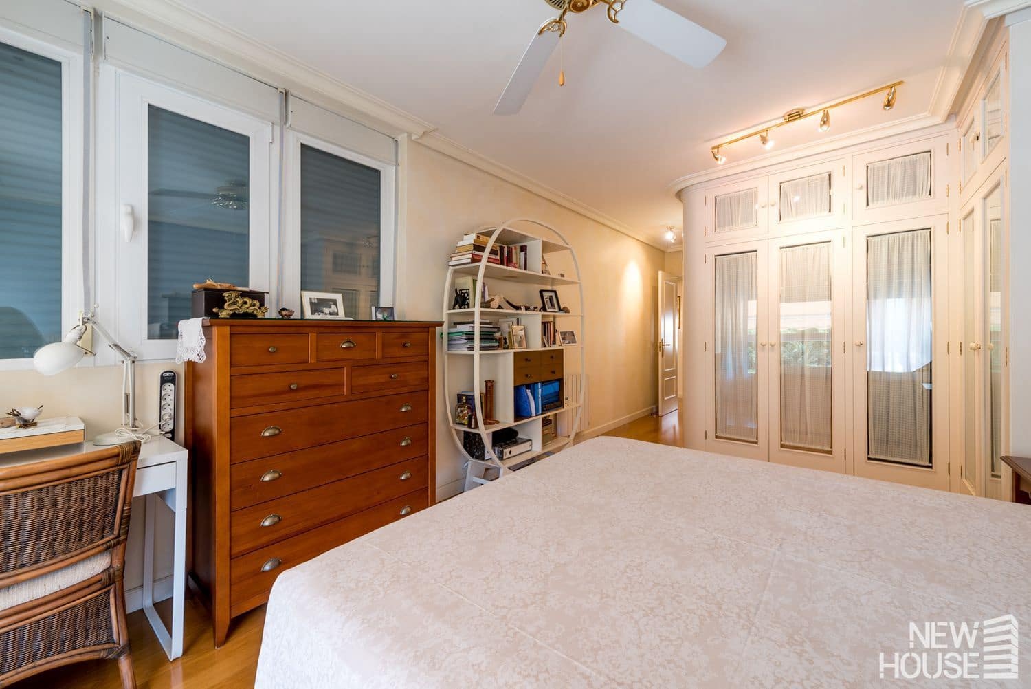 3 bedroom Apartment for sale in Playa de San Juan with pool garage - € 480,000 (Ref: 9735046)