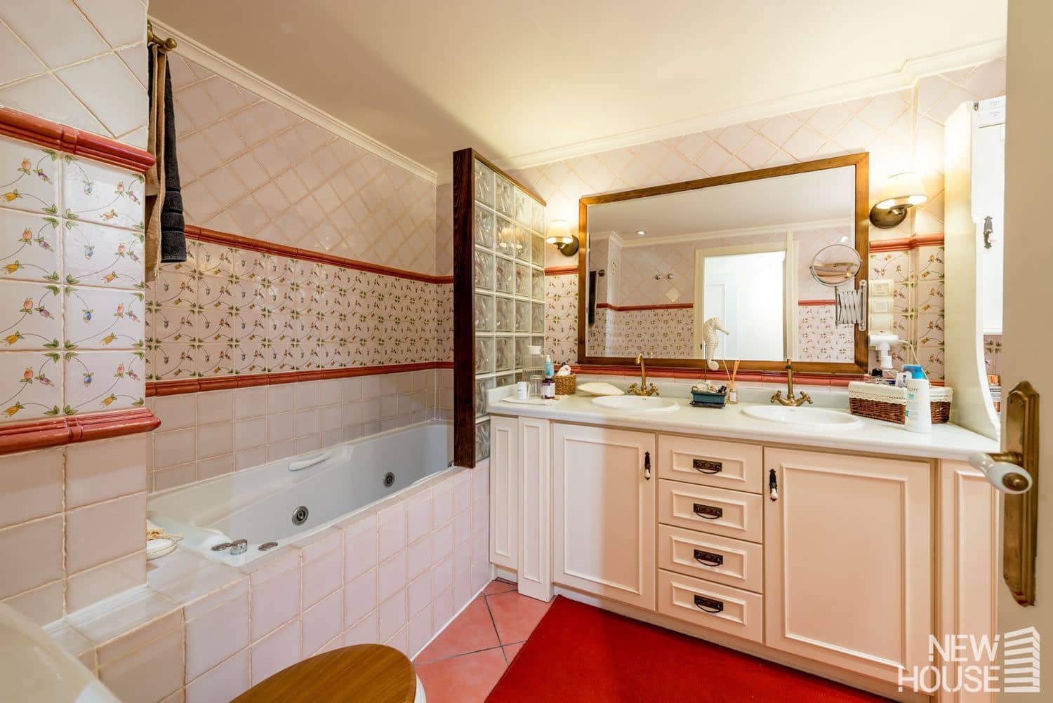 3 bedroom Apartment for sale in Playa de San Juan with pool garage - € 480,000 (Ref: 9735046)