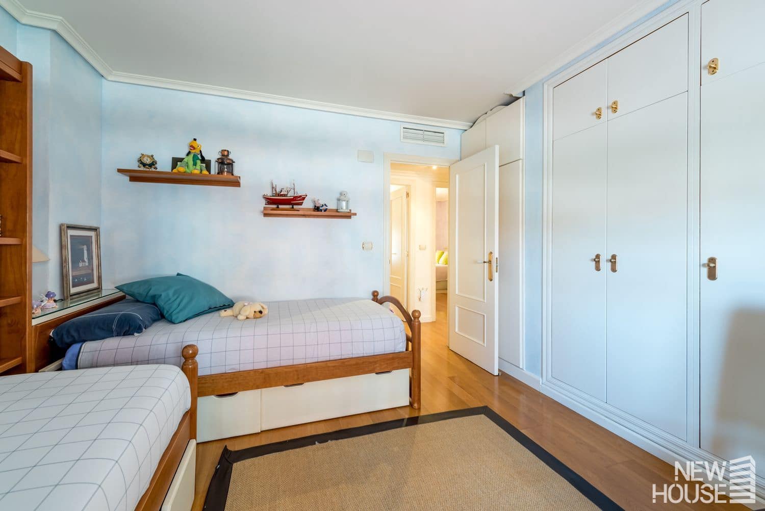 3 bedroom Apartment for sale in Playa de San Juan with pool garage - € 480,000 (Ref: 9735046)