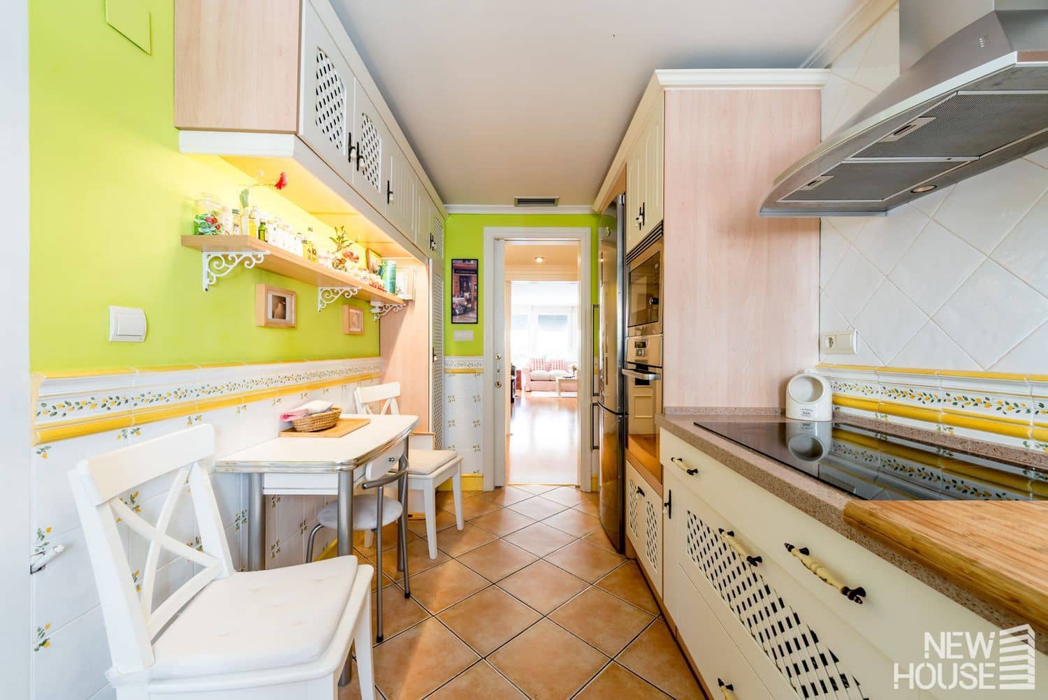 3 bedroom Apartment for sale in Playa de San Juan with pool garage - € 480,000 (Ref: 9735046)