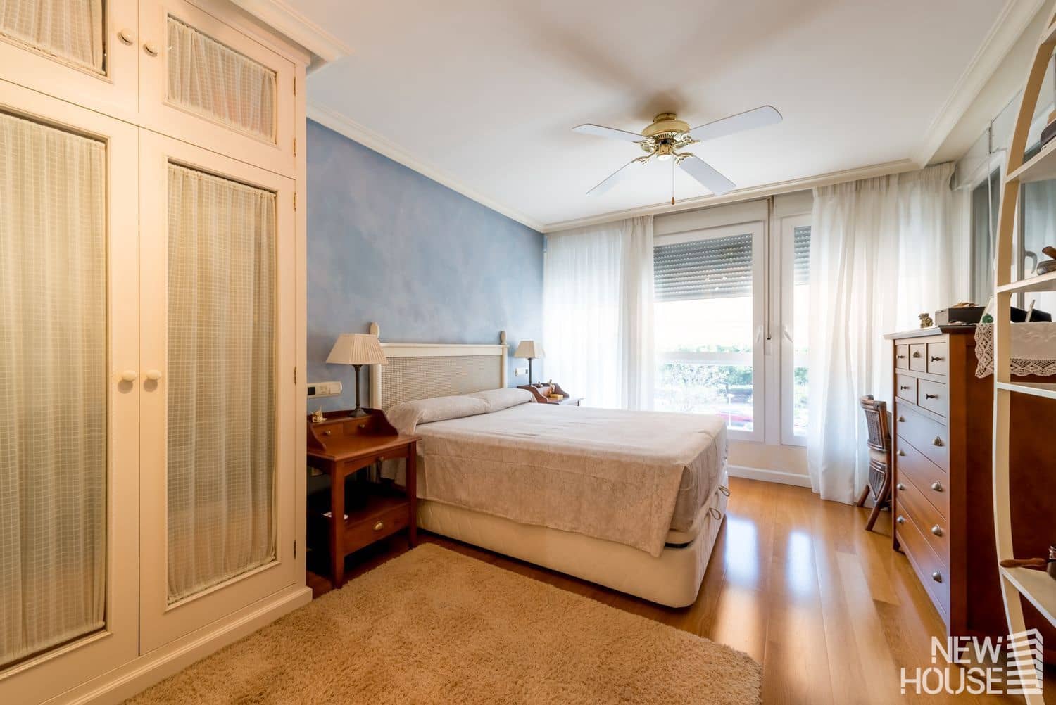 3 bedroom Apartment for sale in Playa de San Juan with pool garage - € 480,000 (Ref: 9735046)