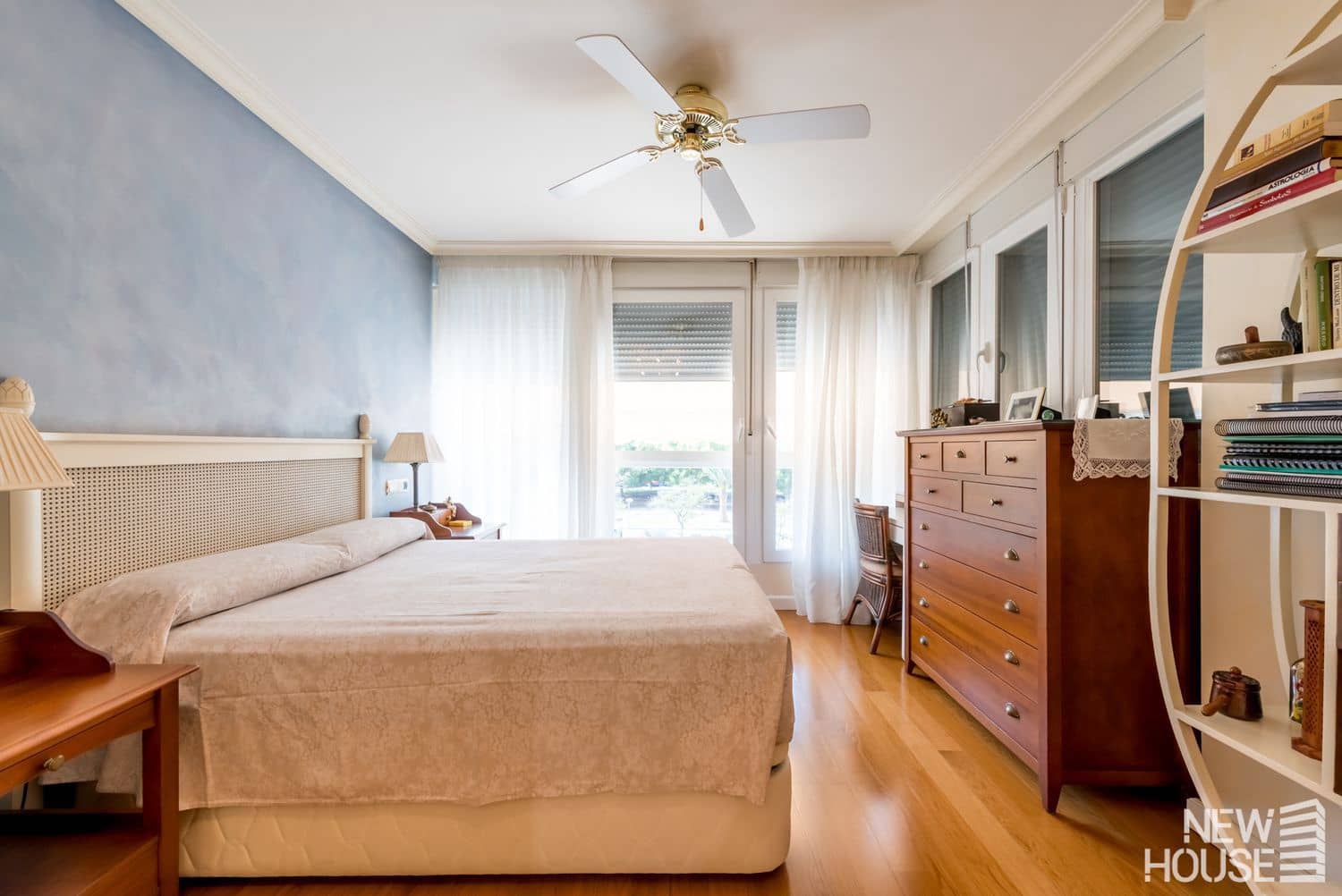 3 bedroom Apartment for sale in Playa de San Juan with pool garage - € 480,000 (Ref: 9735046)