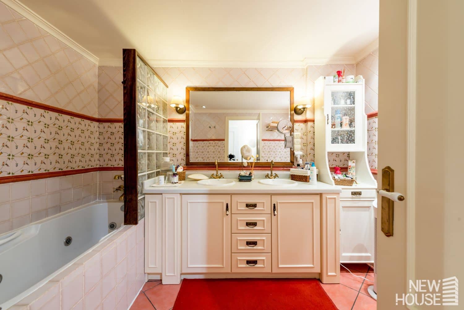 3 bedroom Apartment for sale in Playa de San Juan with pool garage - € 480,000 (Ref: 9735046)