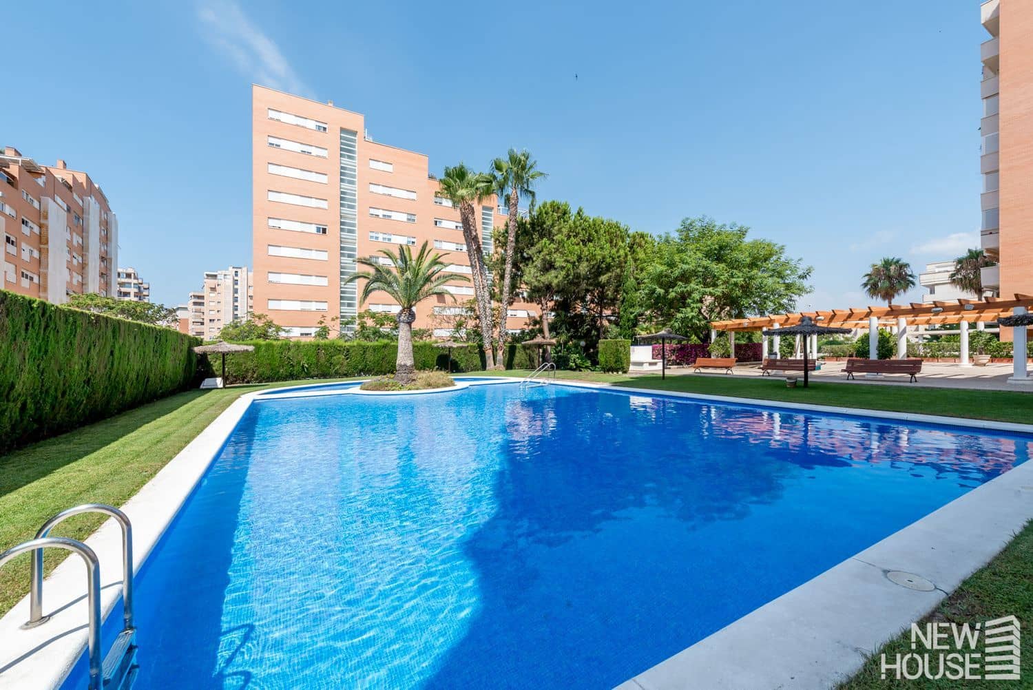 3 bedroom Apartment for sale in Playa de San Juan with pool garage - € 480,000 (Ref: 9735046)