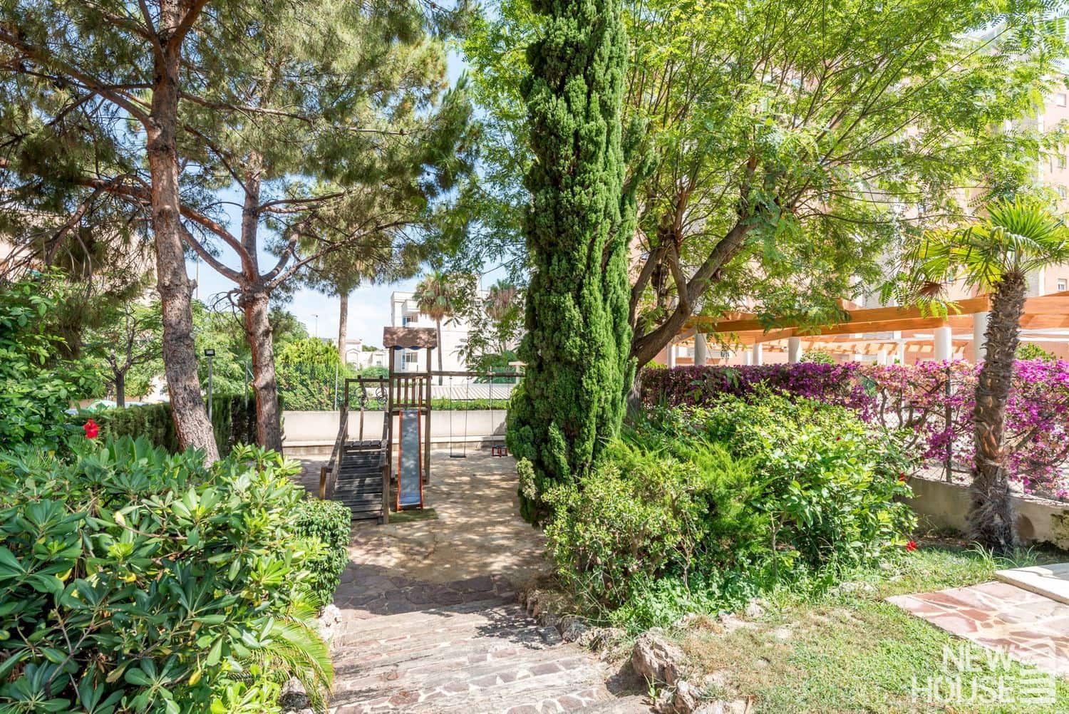 3 bedroom Apartment for sale in Playa de San Juan with pool garage - € 480,000 (Ref: 9735046)