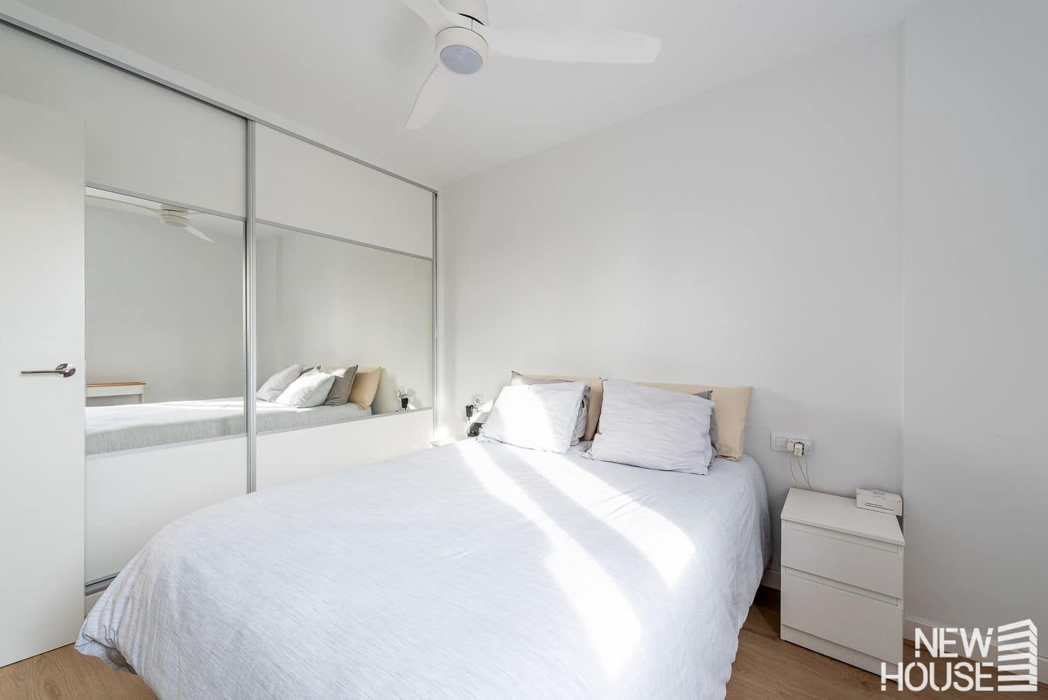 3 bedroom Apartment for sale in Playa de San Juan with pool garage - € 450,000 (Ref: 9772714)