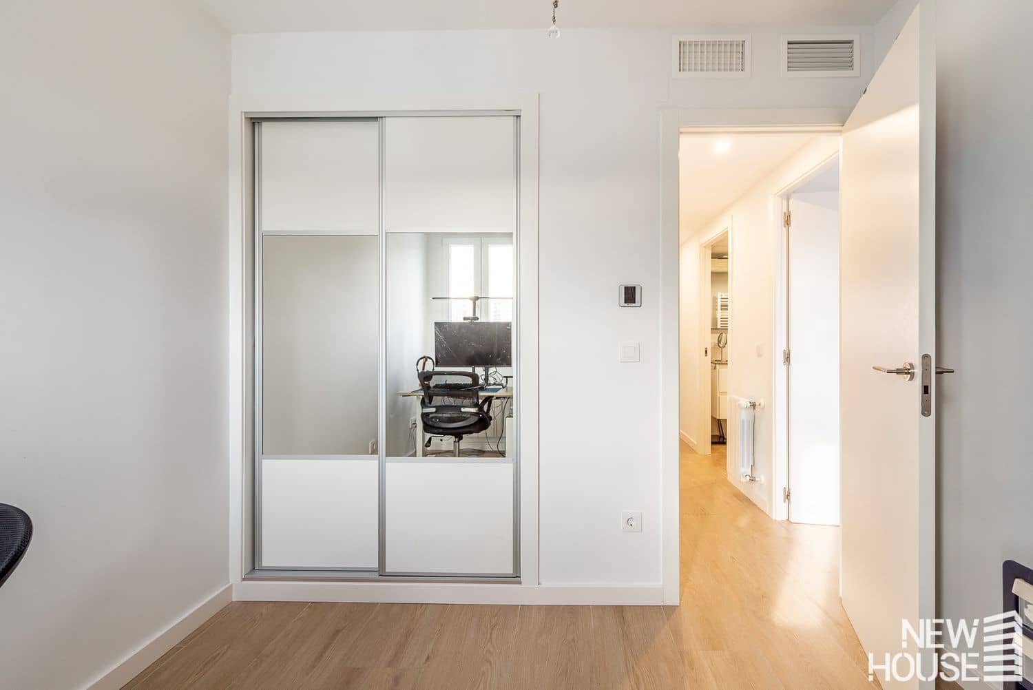 3 bedroom Apartment for sale in Playa de San Juan with pool garage - € 450,000 (Ref: 9772714)