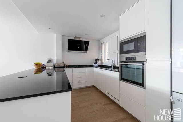 3 makuuhuone Huoneisto myytävänä paikassa Playa de San Juan, Alicante kaupunki mukana uima-altaan 
autotalli - 450 000 € (Ref: 9772714)