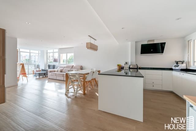 3 makuuhuone Huoneisto myytävänä paikassa Playa de San Juan, Alicante kaupunki mukana uima-altaan 
autotalli - 450 000 € (Ref: 9772714)