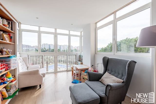 3 makuuhuone Huoneisto myytävänä paikassa Playa de San Juan, Alicante kaupunki mukana uima-altaan 
autotalli - 450 000 € (Ref: 9772714)