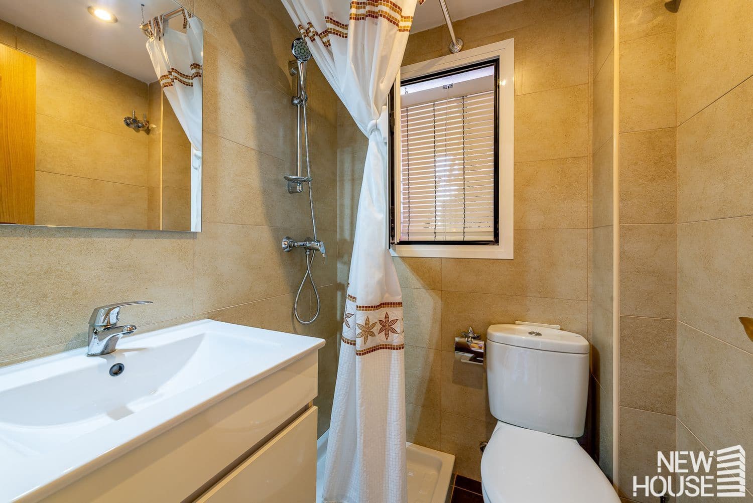 3 sypialnia Apartament na sprzedaż w Playa de San Juan z basenem garażem - 375 000 € (Ref: 9772719)