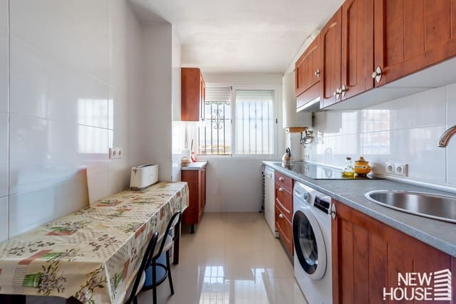 3 makuuhuone Huoneisto myytävänä paikassa Playa de San Juan, Alicante kaupunki mukana uima-altaan 
autotalli - 375 000 € (Ref: 9772719)