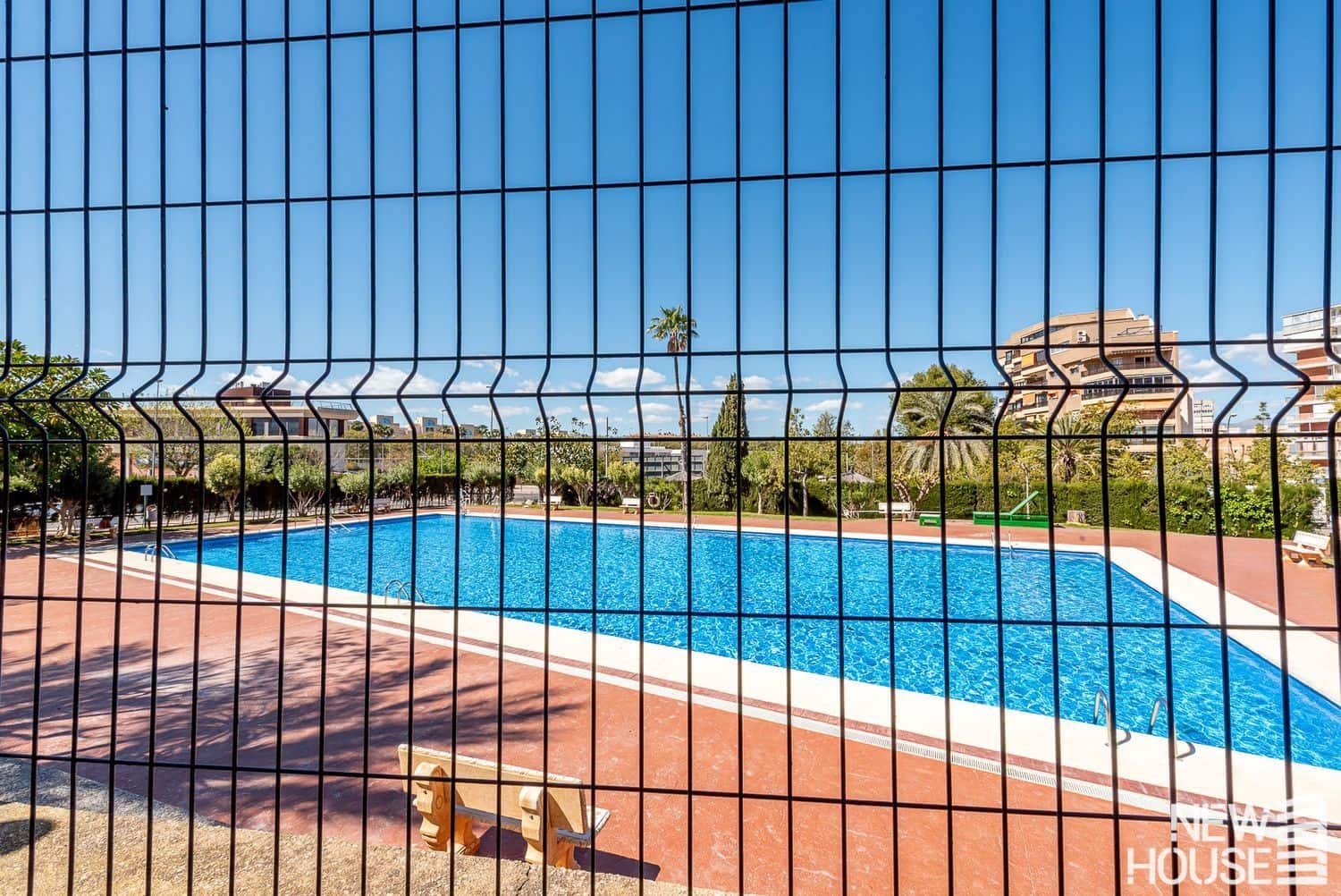 3 sypialnia Apartament na sprzedaż w Playa de San Juan z basenem garażem - 375 000 € (Ref: 9772719)