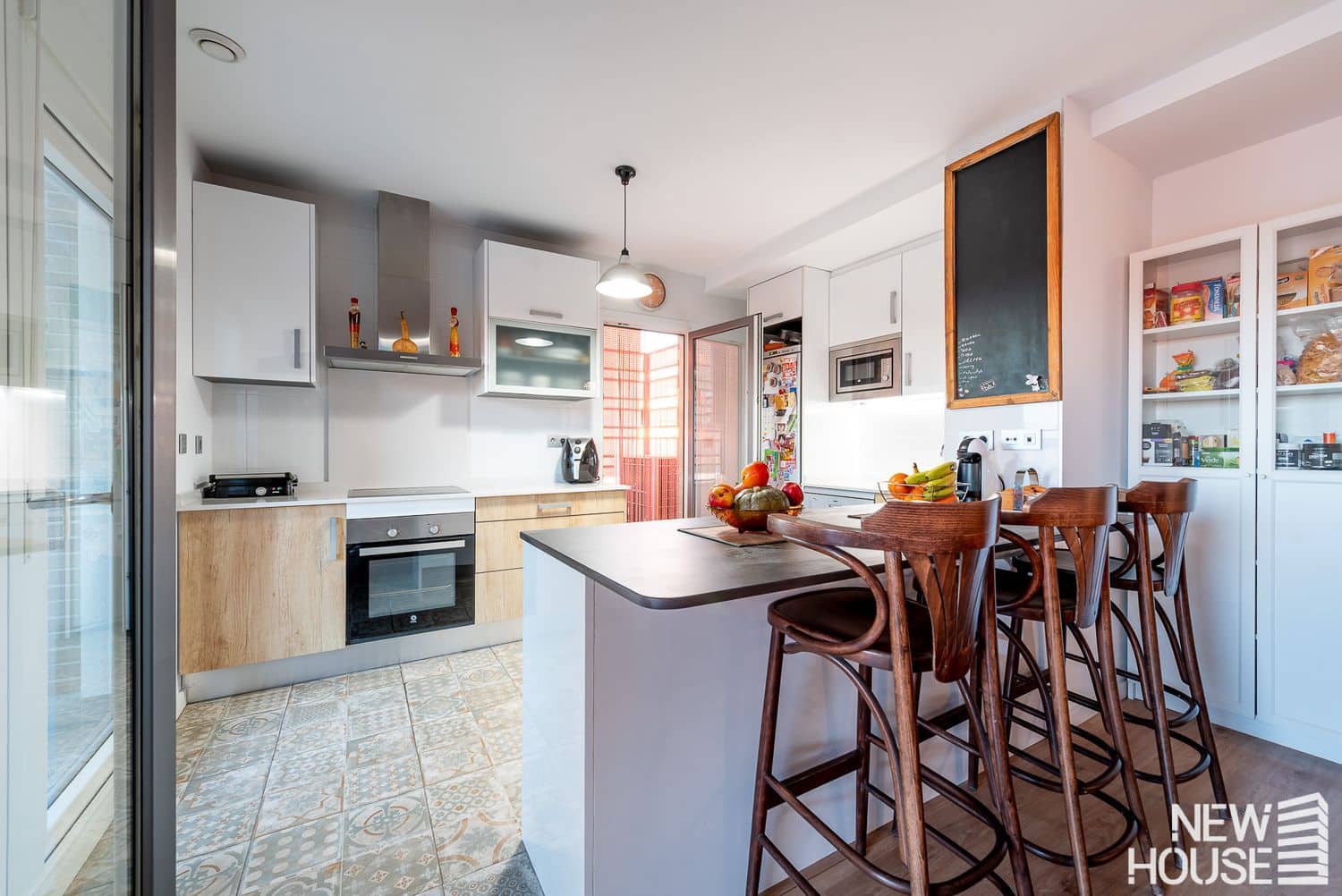 4 bedroom Apartment for sale in San Vicente / Sant Vicent del Raspeig with pool garage - € 442,000 (Ref: 9772720)