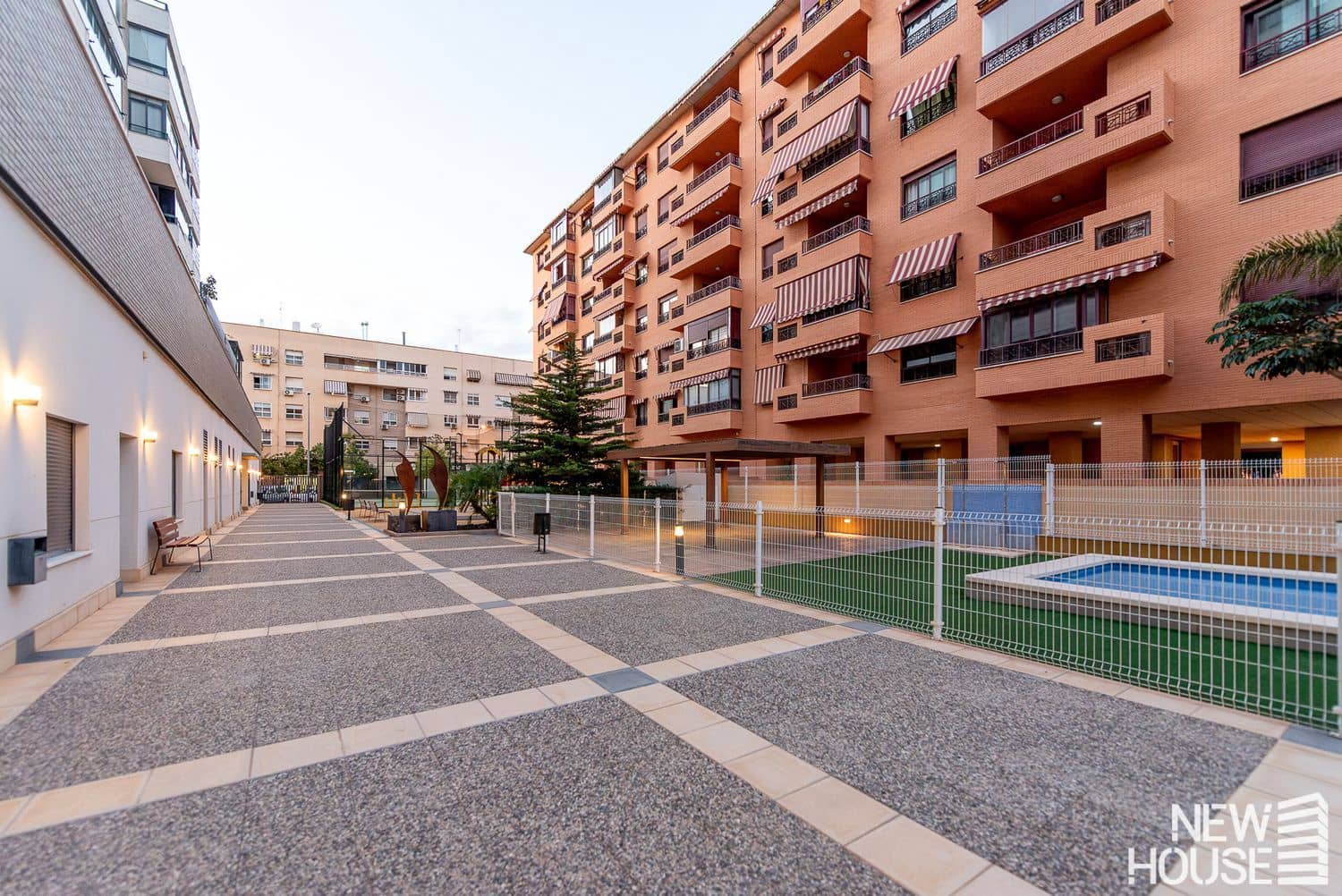 4 bedroom Apartment for sale in San Vicente / Sant Vicent del Raspeig with pool garage - € 442,000 (Ref: 9772720)