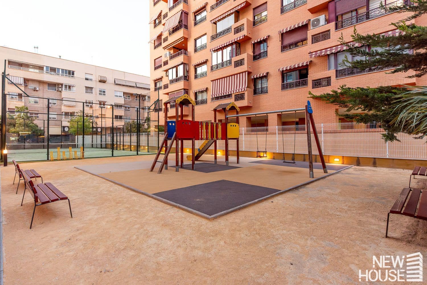 4 bedroom Apartment for sale in San Vicente / Sant Vicent del Raspeig with pool garage - € 442,000 (Ref: 9772720)