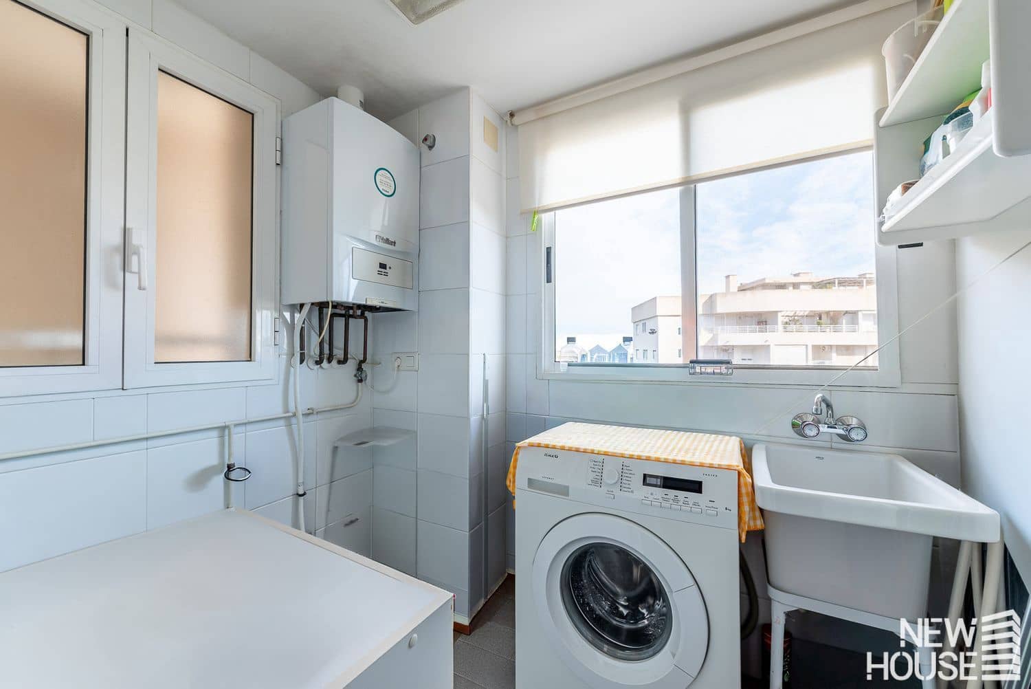 3 bedroom Apartment for sale in Playa de San Juan with pool garage - € 540,000 (Ref: 9772721)