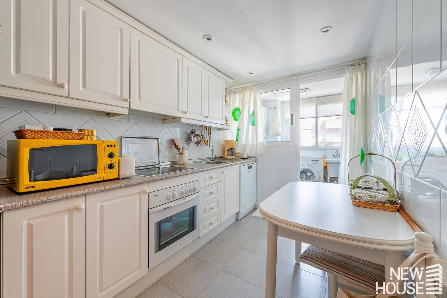 3 bedroom Apartment for sale in Playa de San Juan with pool garage - € 540,000 (Ref: 9772721)